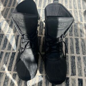 UGG Men’s Snowboots size 15
